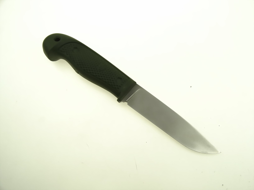 Нож с клинком из стали D2